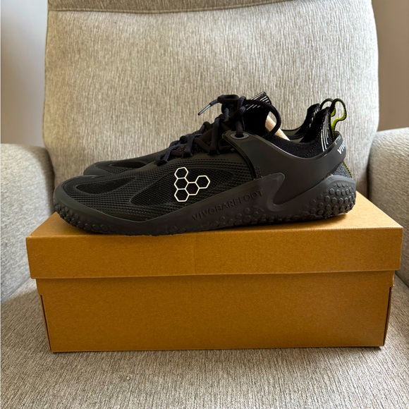 *Brand New* Vivobarefoot Motus Strength Men's Size 11 - Picture 1 of 5